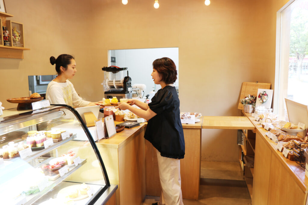 Pâtisserie Coloris eť Cie（クロリエシー）店内様子