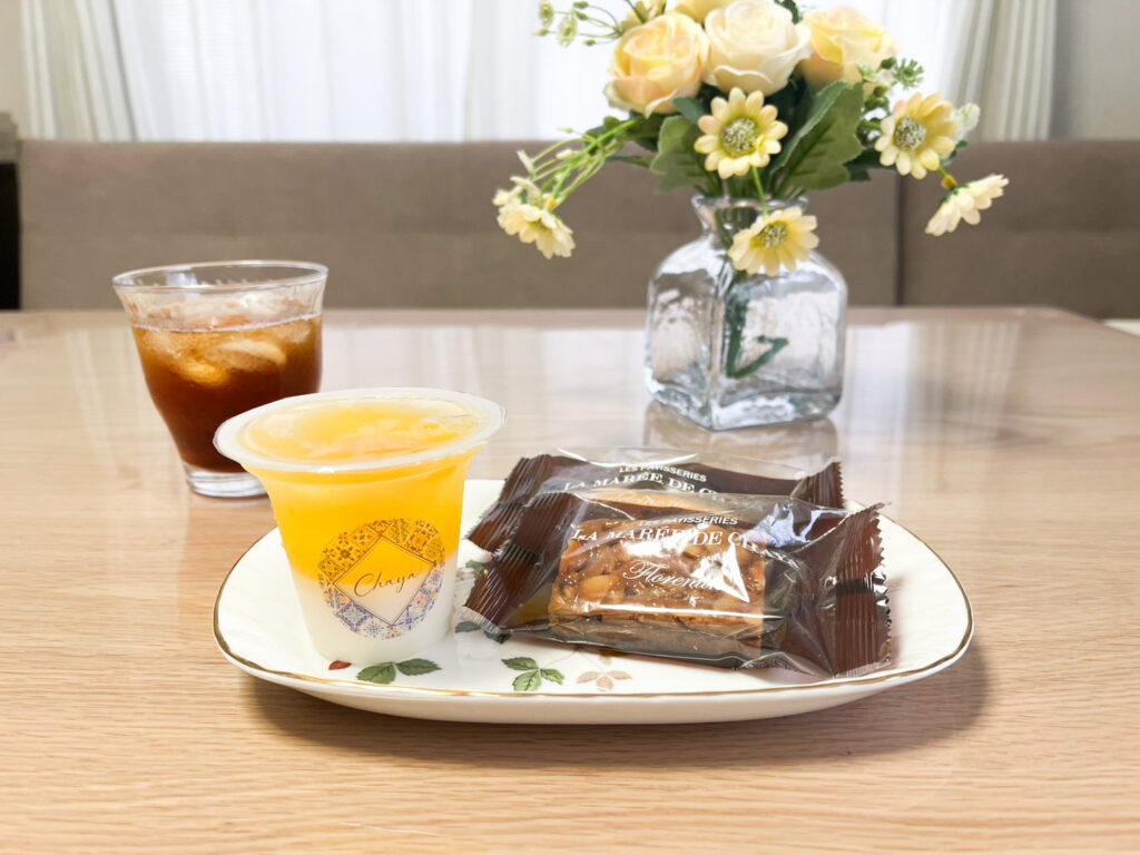 日影茶屋 ラ・マーレドチャヤ ｜焼き菓子・ゼリーの盛り付け